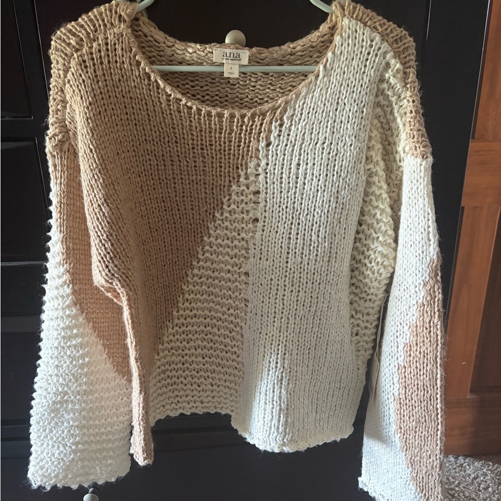 a.n.a Women's Beige and Off-White Knit Sweater